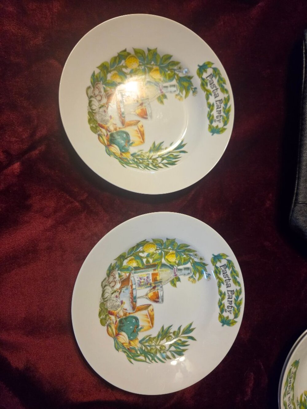 VINTAGE CERAMIC PASTA PARTY BOWL ILLUSTATIONS OF ITALIAN FOOD AND WINE